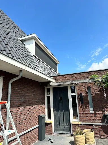 Schilderwerk aan woning exterieur